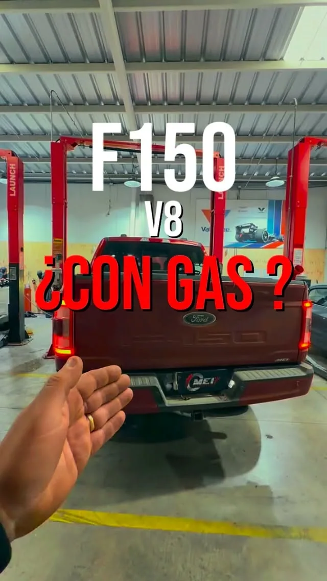 Ford F150 V8 en el taller de MEI Automotriz